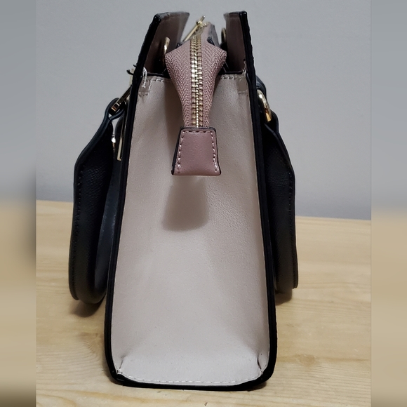 Call It Spring Hand bag. Black and pink colour - Picture 4 of 7